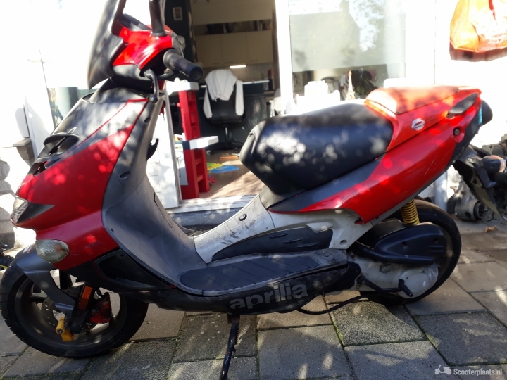 Aprilia SR 50 zwart